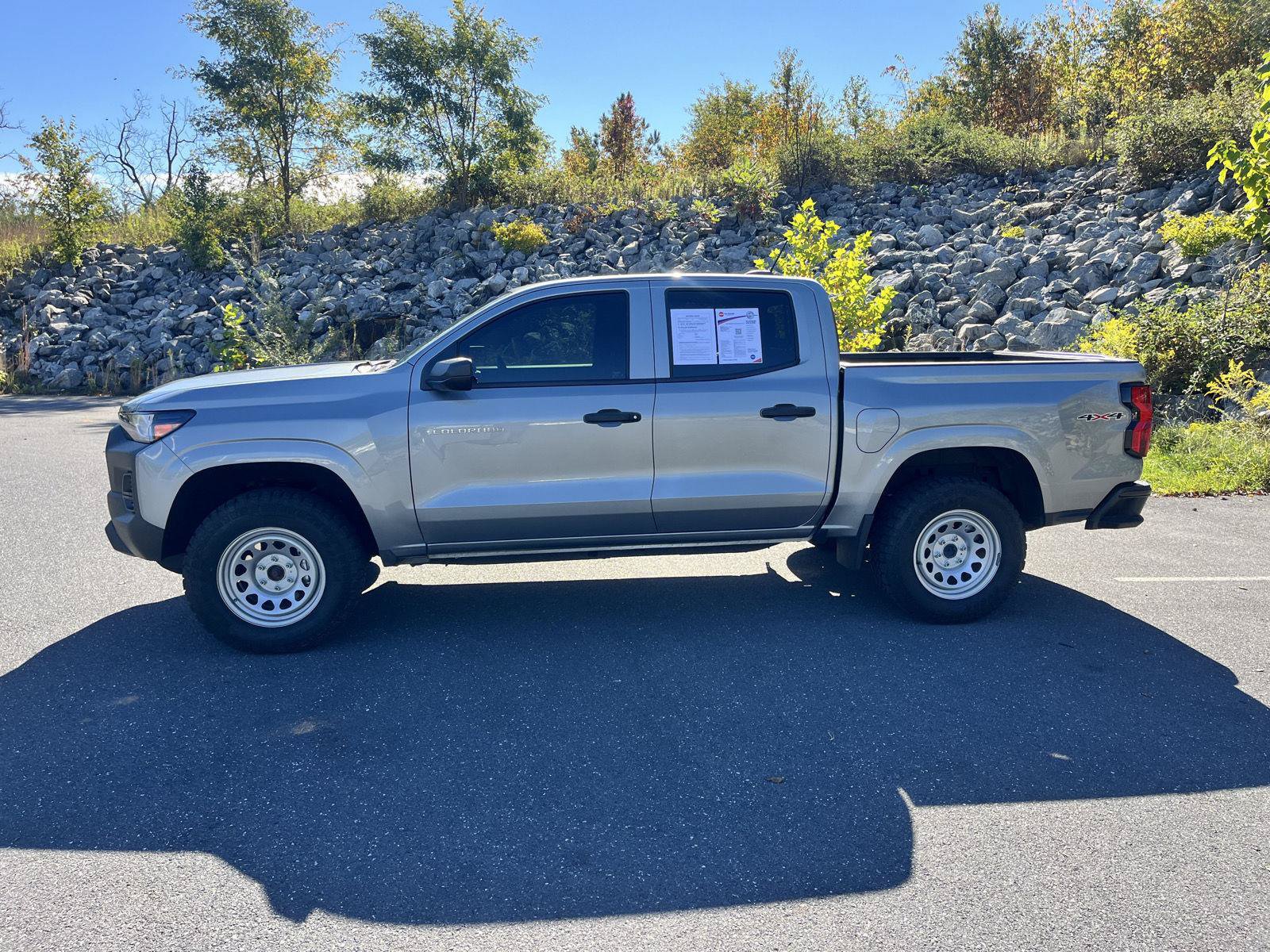 Used 2024 Chevrolet Colorado W/T w/ WT Convenience Package II AWD/4WD image 4