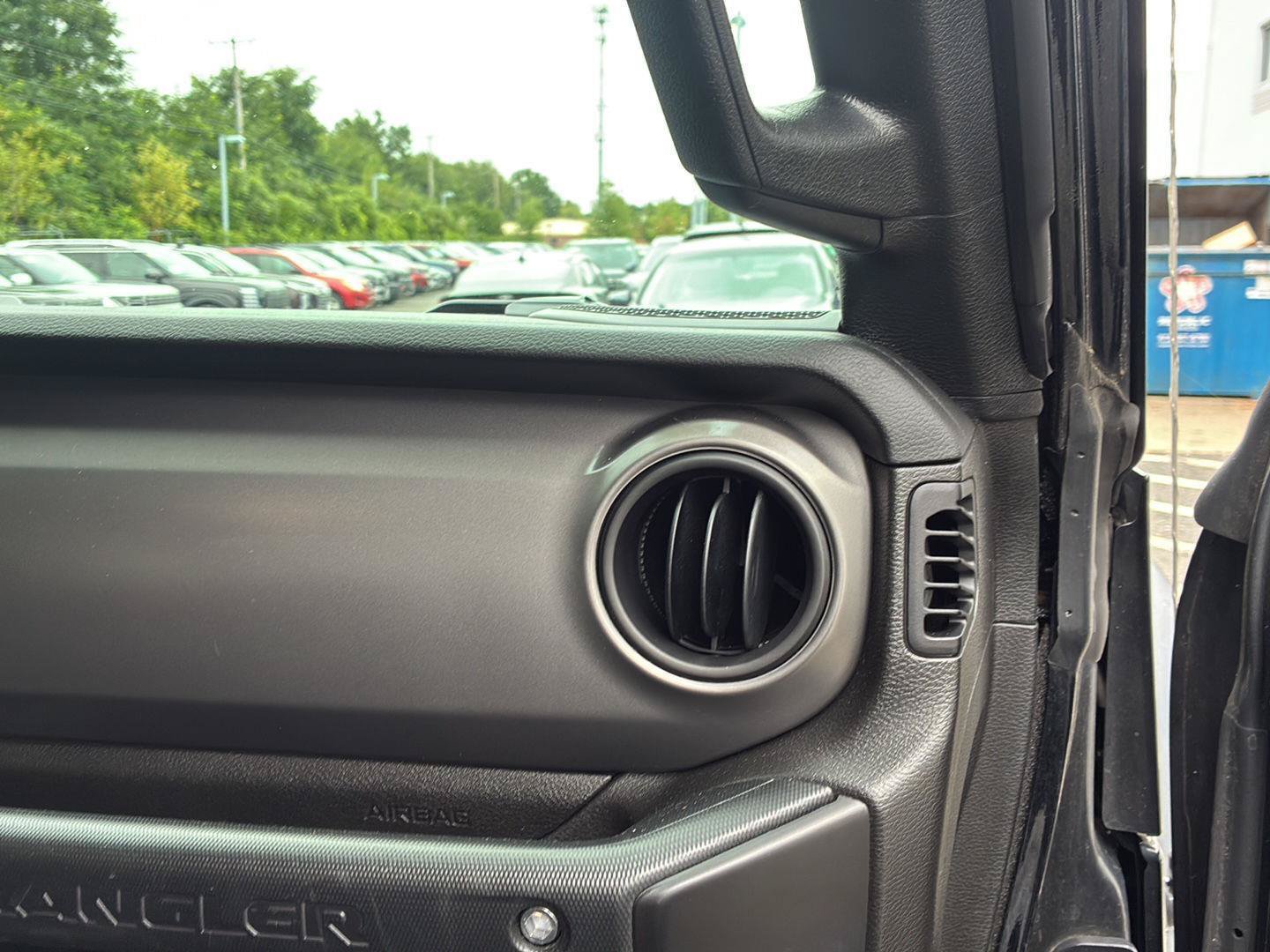 Used 2022 Jeep Wrangler Unlimited Sport AWD/4WD image 13