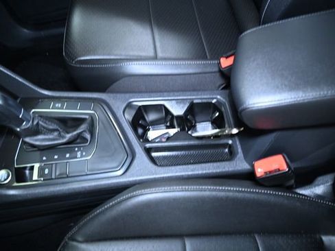 Used 2019 Volkswagen Tiguan SE w/ Panoramic Sunroof Package image 24