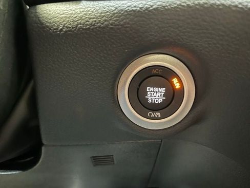 New 2026 Chrysler Pacifica Select FWD image 15