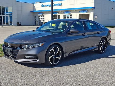 Used 2018 Honda Accord Sport image 4