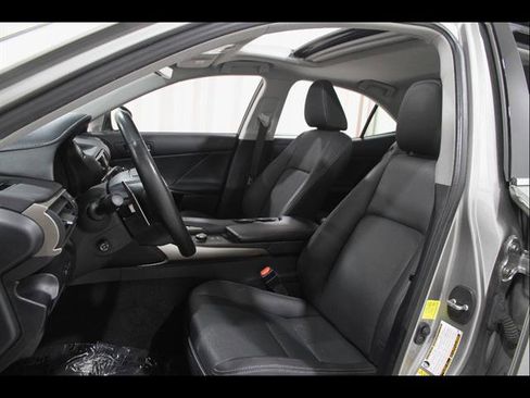 Used 2018 Lexus IS 300 AWD w/ Comfort Package image 5