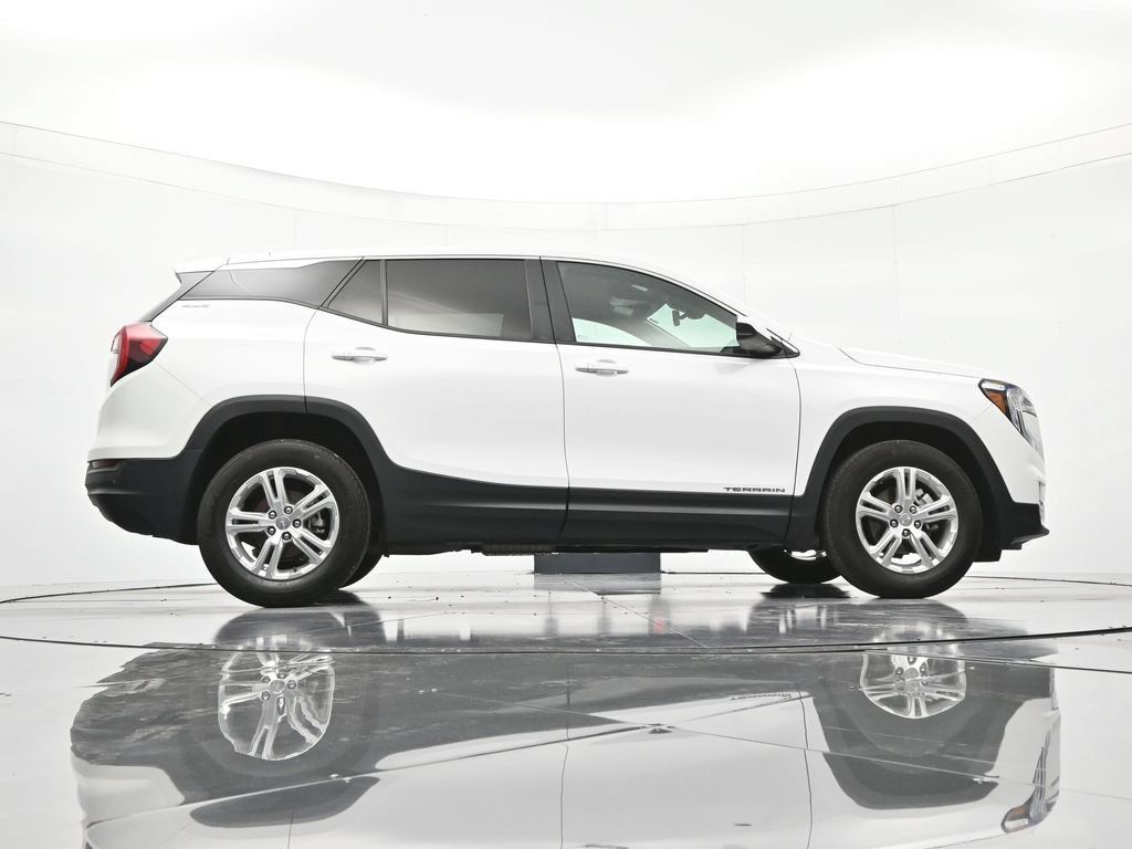 Used 2024 GMC Terrain SLE FWD image 39