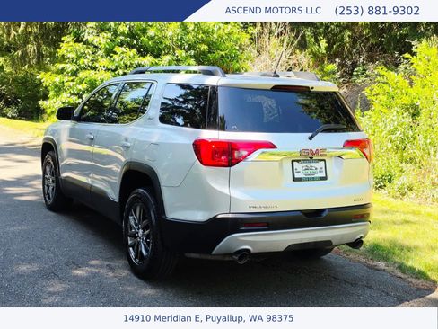 Used 2017 GMC Acadia SLT AWD/4WD image 3