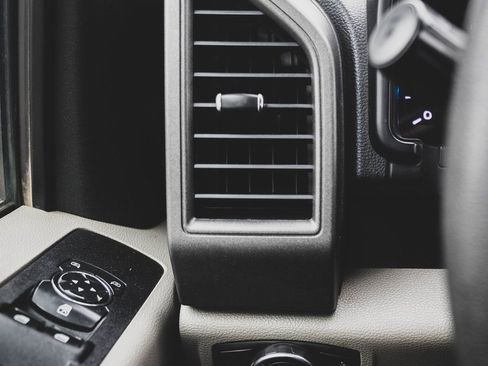 Used 2021 Ford F250 XL w/ Power Equipment Group image 7