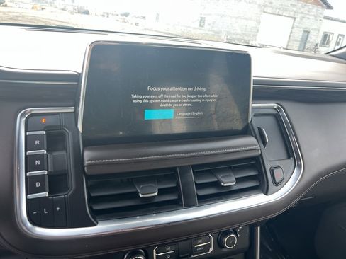 Used 2024 Chevrolet Suburban LT image 13