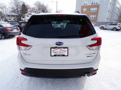 Used 2023 Subaru Forester Premium image 4