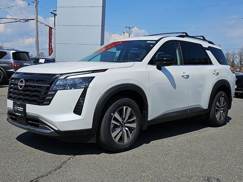 New 2026 Nissan Pathfinder SL AWD/4WD image 2