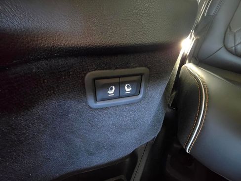 Used 2024 Jeep Grand Wagoneer L Series III image 97