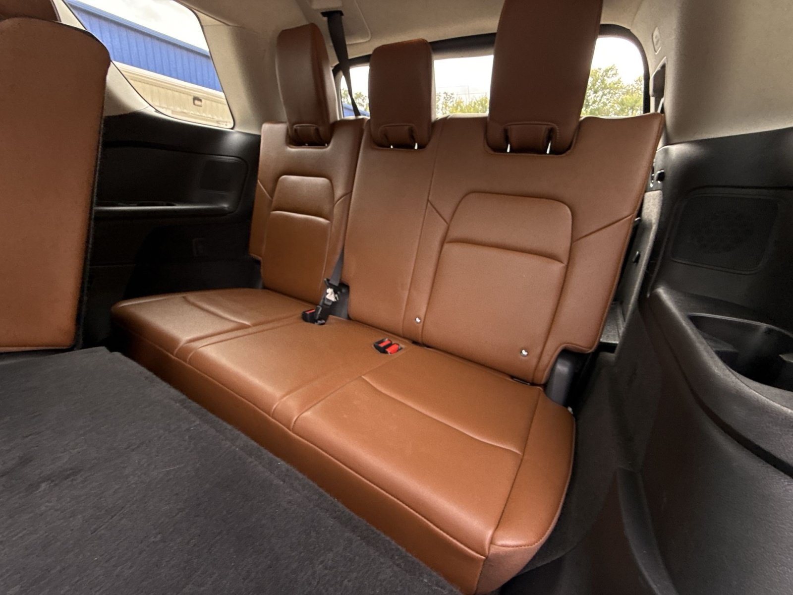 Used 2024 Nissan Pathfinder Platinum w/ Cargo Package AWD/4WD image 32