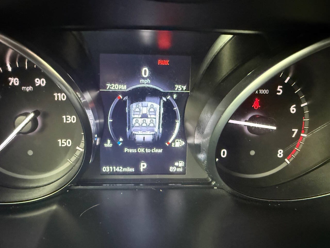Used 2018 Land Rover Discovery Sport SE AWD/4WD image 18