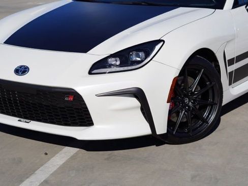 Used 2024 Toyota GR86 TRUENO Edition image 5