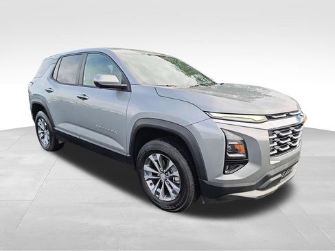 Used 2025 Chevrolet Equinox LT w/ Safety and Technology Package FWD image 7