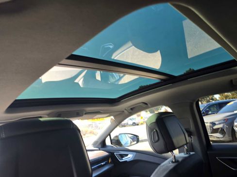 Used 2024 Audi Q4 e-tron Premium w/ Convenience Package image 22