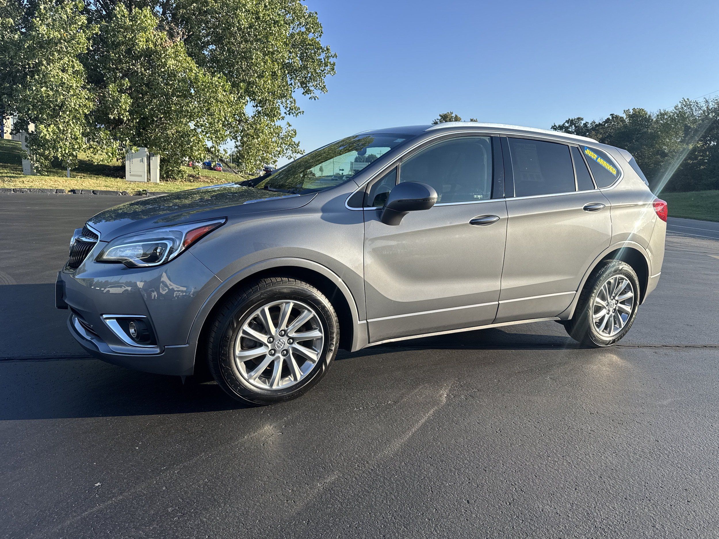 Used 2020 Buick Envision Essence AWD/4WD image 2