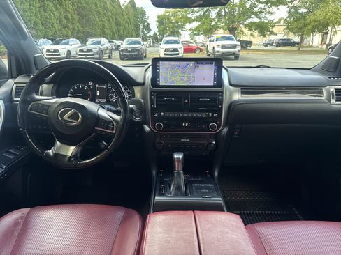 Used 2023 Lexus GX 460 Luxury w/ Sport Design Package AWD/4WD image 18