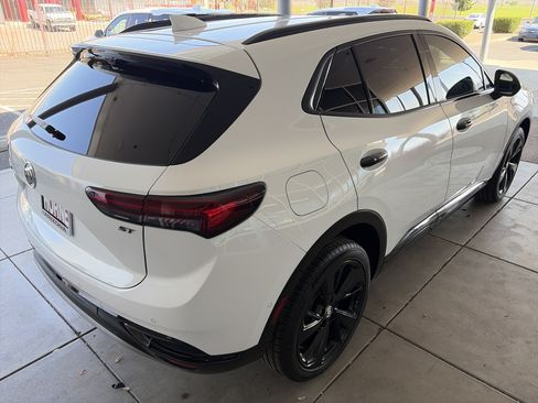 Used 2022 Buick Envision Essence w/ Technology Package II FWD image 4