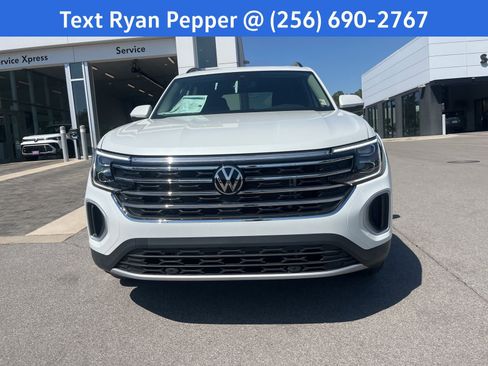 New 2026 Volkswagen Atlas SE FWD image 2