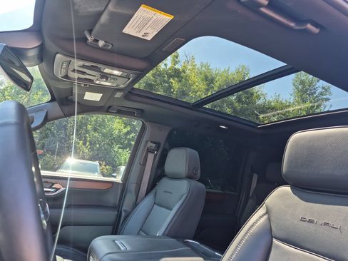 Certified 2025 GMC Yukon XL Denali w/ Sun & Power Step Package AWD/4WD image 20