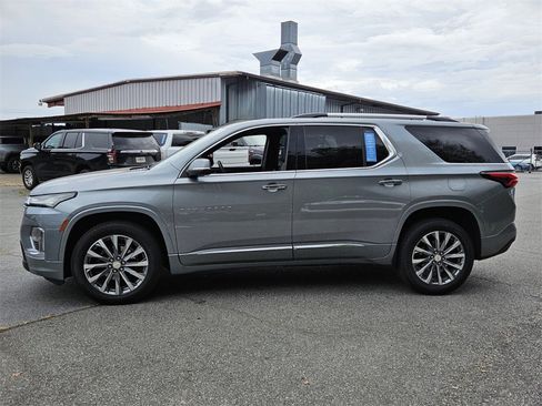 Certified 2023 Chevrolet Traverse Premier image 2