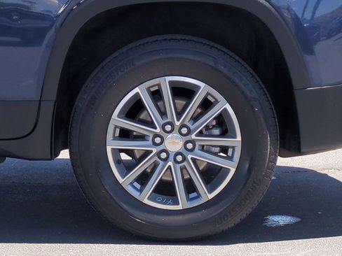 Used 2023 Chevrolet Traverse LT FWD image 36