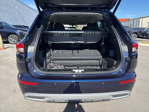 Used 2023 Mitsubishi Outlander SE image 25