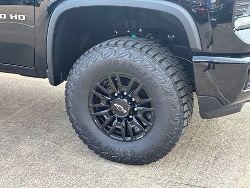 New 2026 Chevrolet Silverado 2500 ZR2 AWD/4WD image 8