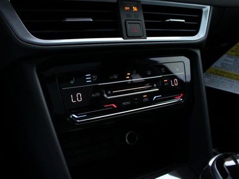 New 2025 Volkswagen Taos SEL AWD/4WD image 6