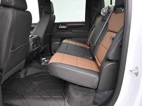 Used 2025 Chevrolet Silverado 2500 High Country w/ Technology Package image 30