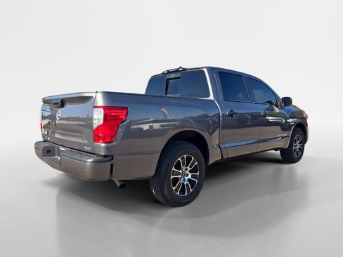 Used 2023 Nissan Titan SV image 3