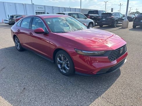 Used 2024 Honda Accord EX image 2