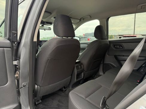 Used 2024 Nissan Rogue S FWD image 24