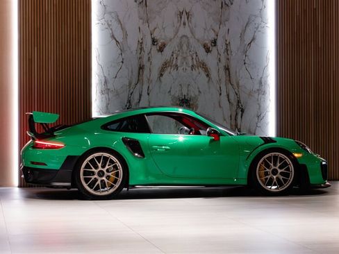 Used 2018 Porsche 911 GT2 RS RWD image 4