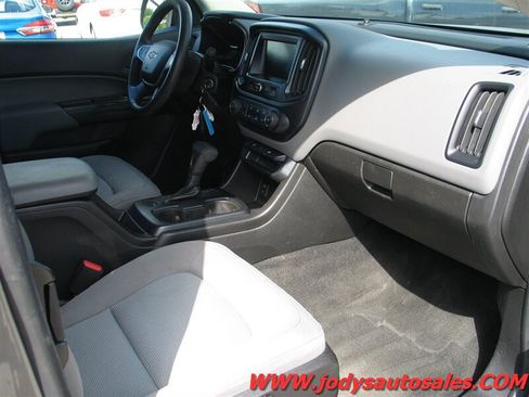 Used 2018 Chevrolet Colorado W/T w/ WT Convenience Package AWD/4WD image 21