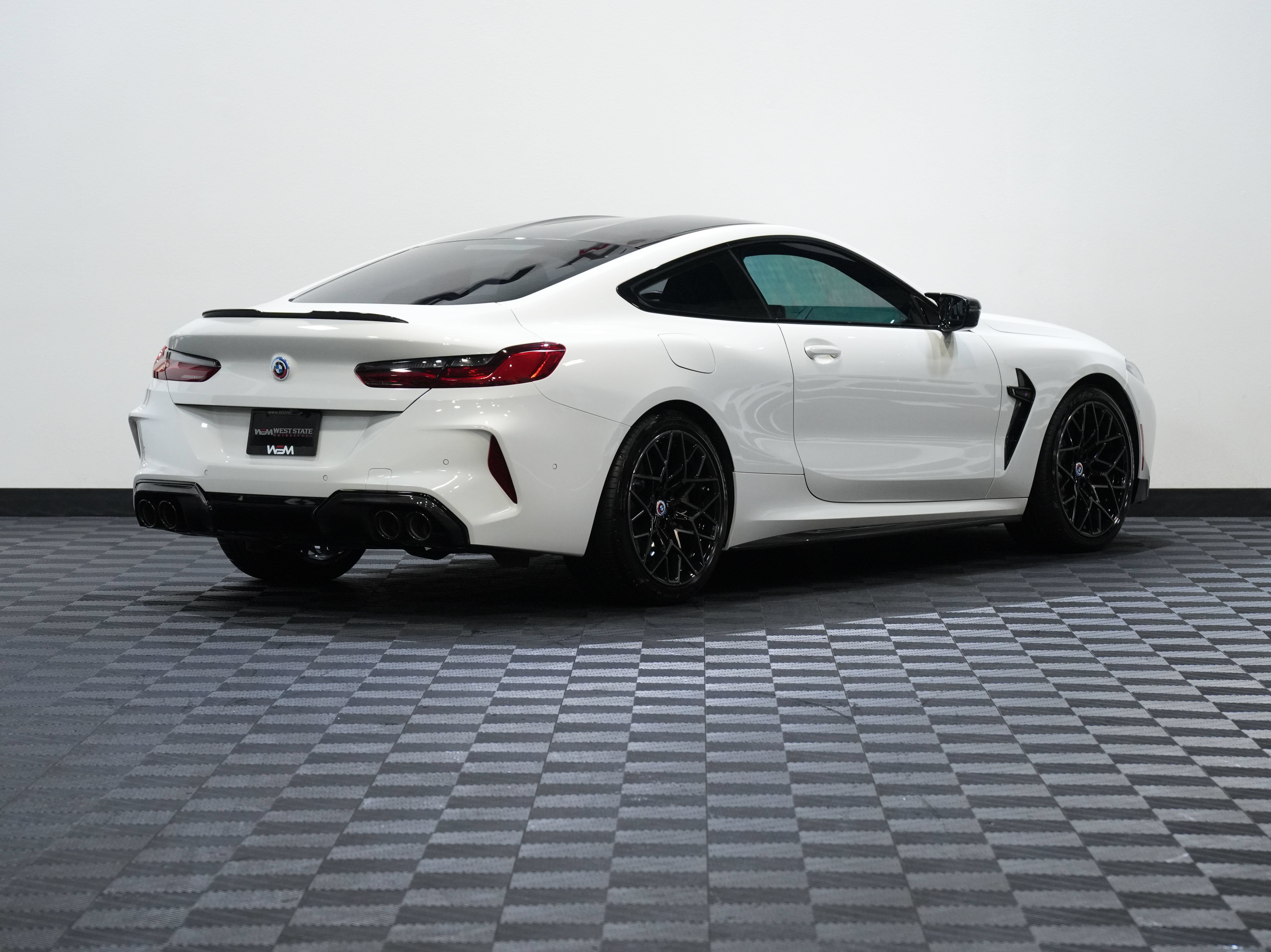 Used 2023 BMW M8 Competition w/ M Carbon Exterior Package AWD/4WD image 6