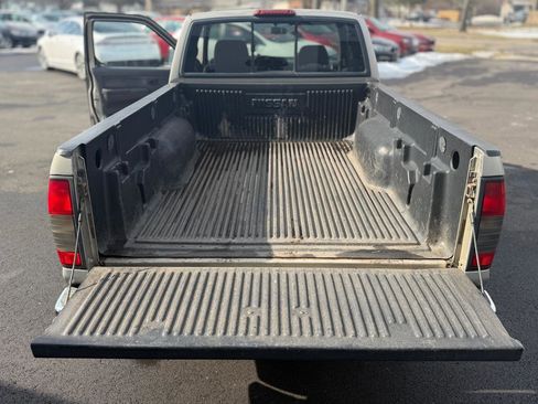 Used 2000 Nissan Frontier XE image 33