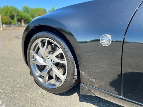 Used 2011 Nissan 370Z Touring w/ Sport Pkg RWD image 10