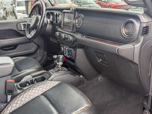 Used 2021 Jeep Wrangler Unlimited Sahara AWD/4WD image 27
