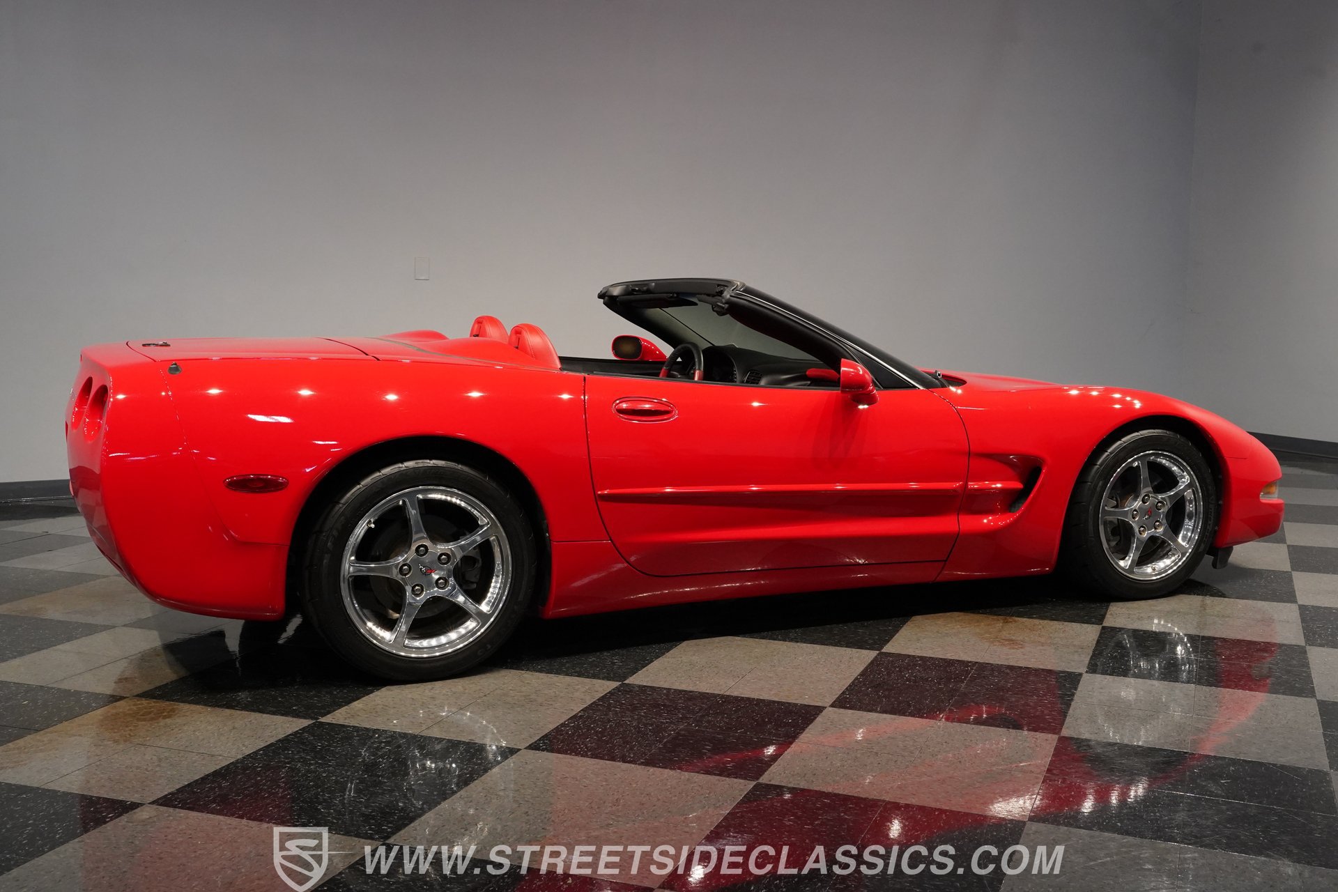Used 2004 Chevrolet Corvette Convertible w/ Preferred Equipment Group RWD image 14