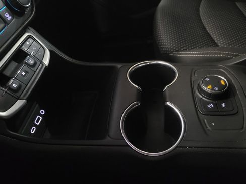 Used 2023 GMC Terrain SLE w/ Elevation Edition image 26