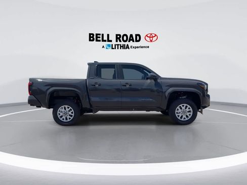 Used 2025 Toyota Tacoma SR5 AWD/4WD image 9
