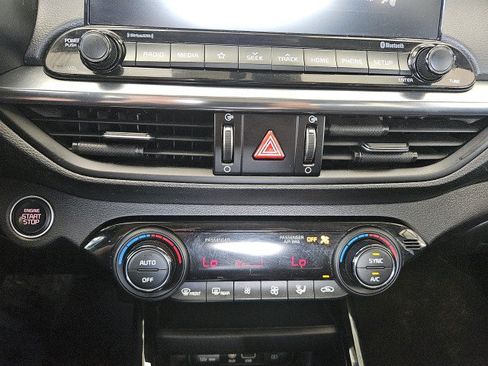 Used 2020 Kia Forte EX FWD image 23