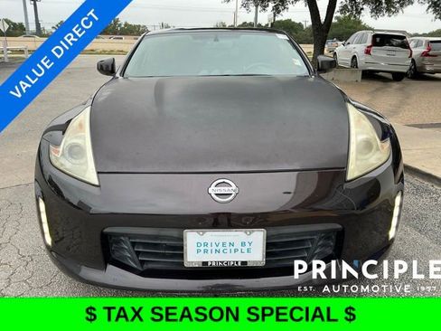 Used 2015 Nissan 370Z Coupe RWD image 3