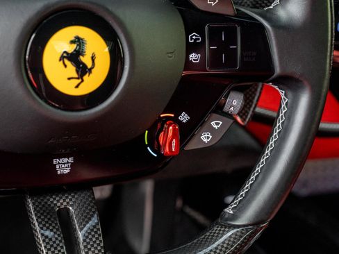 Used 2022 Ferrari SF90 Spider image 18