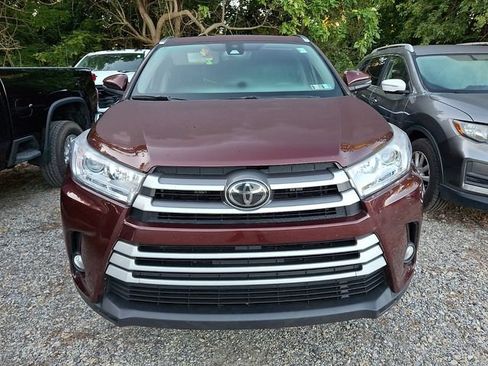 Used 2019 Toyota Highlander XLE AWD/4WD image 2