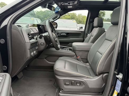 Used 2026 Chevrolet Tahoe Premier w/ Sun And Tow Package AWD/4WD image 10