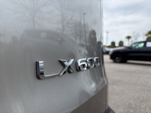 Used 2024 Lexus LX 600 4WD w/ Appearance Package image 10