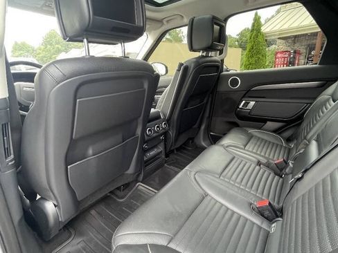 Used 2018 Land Rover Discovery HSE AWD/4WD image 15