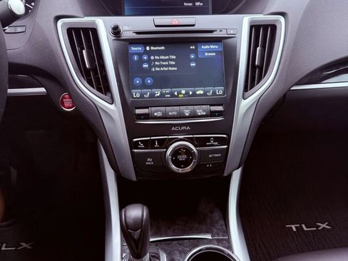Used 2018 Acura TLX FWD image 22