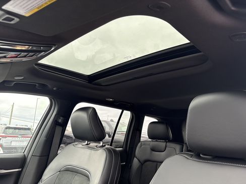 New 2026 Jeep Grand Cherokee Altitude AWD/4WD image 19